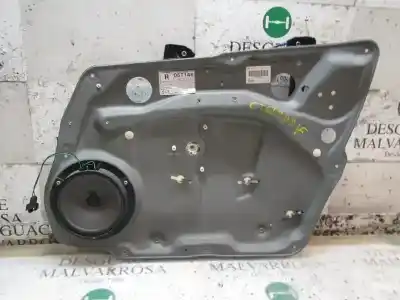 Pièce détachée automobile d'occasion LÉVE GLACE AVANT DROIT pour MERCEDES-BENZ CLASE B (W245)  Références OEM IAM A1697200879  
