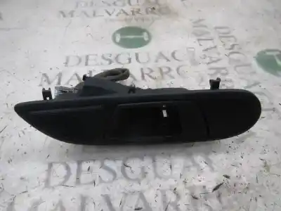 Tweedehands auto-onderdeel BINNEN VOOR RECHTS HANDVAT voor FORD FIESTA (CB1)  OEM IAM-referenties 1686129  