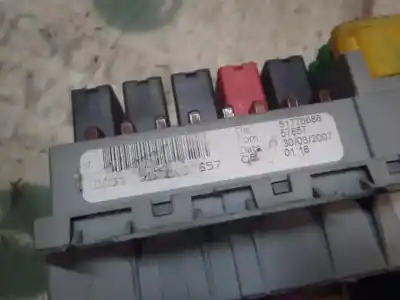 Pezzo di ricambio per auto di seconda mano scatola relè/fusibili per fiat bravo (198) 1.9 16v dynamic multijet riferimenti oem iam 51775688