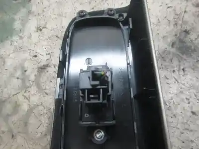 Second-hand car spare part right front power window switch for volvo c30 (533) 1.6 d oem iam references 30773214  30773214
