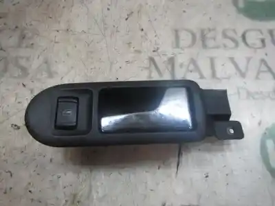 Pièce détachée automobile d'occasion Poignée Intérieure Avant Droite pour VOLKSWAGEN PASSAT BERLINA (3B3) Comfortline Références OEM IAM   