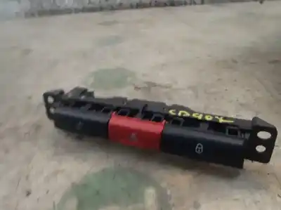 Second-hand car spare part hazard warning lights for land rover freelander (lr2) 2.2 td4 cat oem iam references lr001724