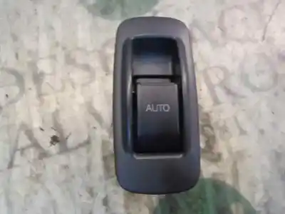 Tweedehands auto-onderdeel rechts achter ruiten bediening voor toyota corolla (e12) 1.6 16v oem iam-referenties 8481002040