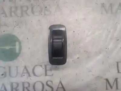 Peça sobressalente para automóvel em segunda mão BOTÃO / INTERRUPTOR ELEVADOR VIDRO TRASEIRO DIREITO por TOYOTA COROLLA (_E12_)  Referências OEM IAM   