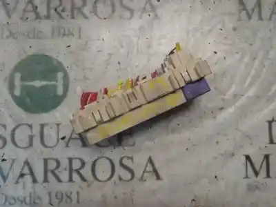 Second-hand car spare part fuse box unit for renault clio iii dynamique oem iam references   