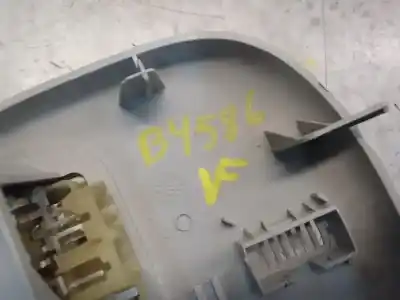 Peça sobressalente para automóvel em segunda mão farolim interior por peugeot 207 xs referências oem iam   