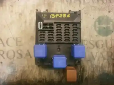 Recambio de automóvil de segunda mano de CAJA RELES / FUSIBLES para NISSAN PATROL GR (Y61)  referencias OEM IAM   