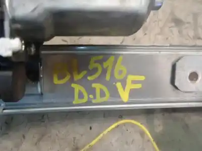 Recambio de automóvil de segunda mano de elevalunas delantero derecho para suzuki grand vitara jb (jt) 1.9 ddis turbodiesel referencias oem iam   