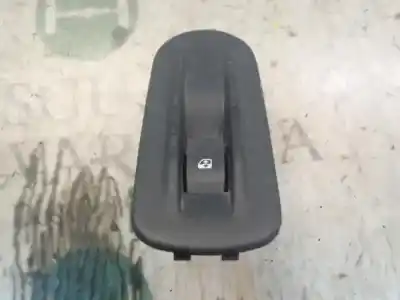 Pièce détachée automobile d'occasion commande de lève vitre avant droit pour renault mascot 160 65 4x2 références oem iam 