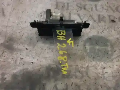 Peça sobressalente para automóvel em segunda mão puxador porta da mala por mazda 2 berlina (dy) 1.2 active (55kw) referências oem iam 