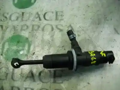 Pièce détachée automobile d'occasion POMPE D'EMBRAYAGE pour RENAULT CLIO II FASE II (B/CB0)  Références OEM IAM   