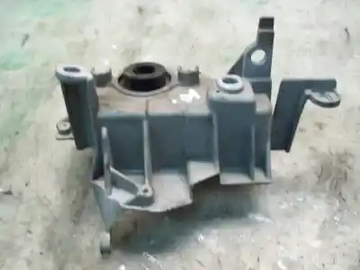 Second-hand car spare part gearbox support for renault clio ii fase ii (b/cb0) authentique oem iam references   