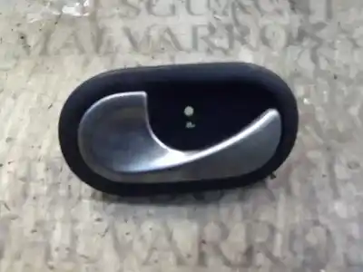 Pezzo di ricambio per auto di seconda mano maniglia interna anteriore sinistra per renault clio iii confort expression riferimenti oem iam 
