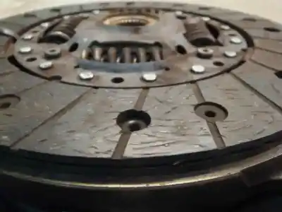 Second-hand car spare part clutch kit for renault clio iii authentique oem iam references   