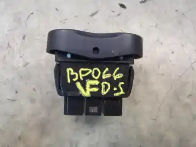Peça sobressalente para automóvel em segunda mão botão / interruptor elevador vidro dianteiro esquerdo por dacia sandero ambiance referências oem iam 8200602227  