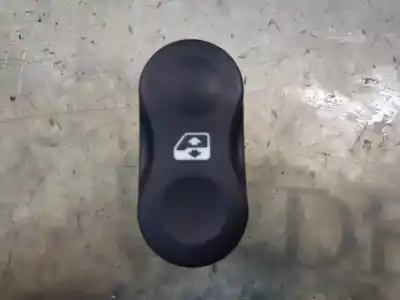 Second-hand car spare part RIGHT FRONT POWER WINDOW SWITCH for DACIA SANDERO  OEM IAM references 8200602227  