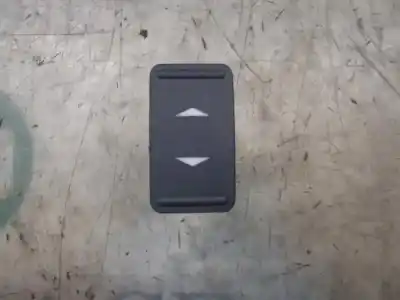 Second-hand car spare part RIGHT FRONT POWER WINDOW SWITCH for FORD FOCUS LIM. (CB4)  OEM IAM references 1379197  6M2T14529DA Second-hand car spare part RIGHT FRONT POWER WINDOW SWITCH for FORD FOCUS LIM. (CB4)  OEM IAM references 1379197  6M2T14529DA