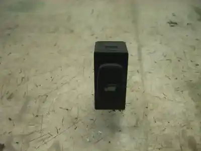 Pezzo di ricambio per auto di seconda mano comandi alzacristalli posteriore sinistro per peugeot 307 break / sw (s1) break xs riferimenti oem iam 