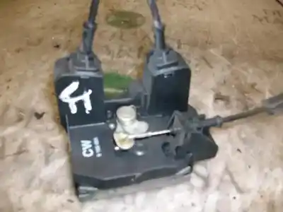 Second-hand car spare part right side door lock for opel combo familiar oem iam references   