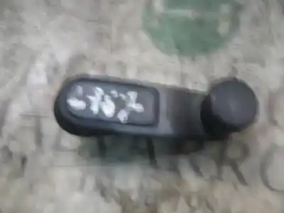 Second-hand car spare part Rear Left Window Crank Handle for CITROEN SAXO 1.1 OEM IAM references   
