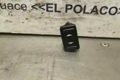 Peça sobressalente para automóvel em segunda mão botão / interruptor elevador vidro traseiro direito por ford mondeo iv sedán (ba7) 1.8 tdci referências oem iam 