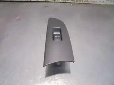 Recambio de automóvil de segunda mano de MANDO ELEVALUNAS TRASERO DERECHO para LEXUS IS (DS2/IS2)  referencias OEM IAM   