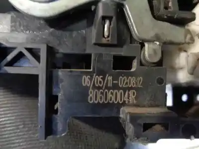 Pezzo di ricambio per auto di seconda mano maniglia esterna posteriore destra per renault fluence k9k j8 riferimenti oem iam 806060041  