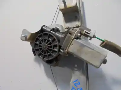 Second-hand car spare part rear left window regulator for dacia duster ambiance 4x2 oem iam references 8200733833e  