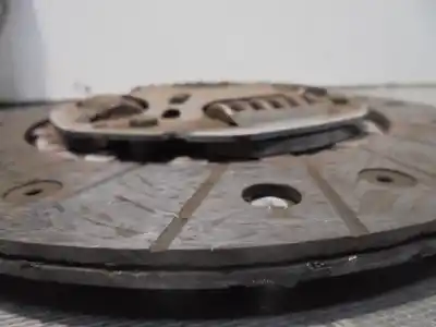 Pezzo di ricambio per auto di seconda mano kit frizione per renault clio iii style riferimenti oem iam 8200335084  