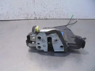 Second-hand car spare part left front door lock for toyota auris (e18) toyota auris oem iam references   