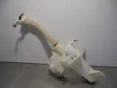 Second-hand car spare part windscreen washer bottle for toyota rav4 (a4) 2ar oem iam references 060851438