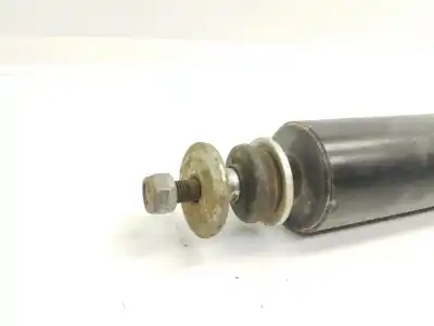 Second-hand car spare part right rear shock absorber for mitsubishi montero (v80/v90) 4m41 oem iam references   