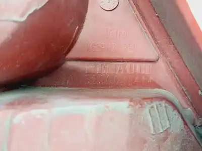 Автозапчасти б/у правый задний фонарь за renault clio ii fase ii b cb0 luxe privilege ссылки oem iam 8200071414  