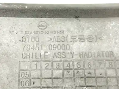 Second-hand car spare part front grille for ssangyong kyron 2.0 xdi 4x4 oem iam references 7945109000  