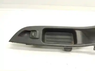 Peça sobressalente para automóvel em segunda mão BOTÃO / INTERRUPTOR ELEVADOR VIDRO DIANTEIRO DIREITO por FORD FOCUS III SEDÁN  Referências OEM IAM BM51A240A40ADW  