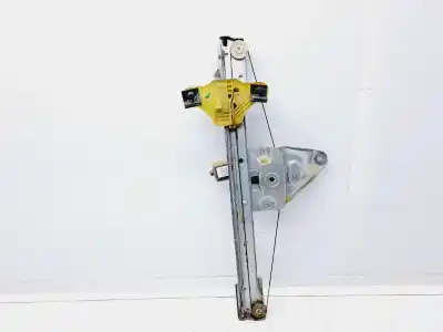 Second-hand car spare part passenger side right window regulator for dacia duster ambiance 4x2 oem iam references 807201952r  