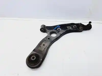Pezzo di ricambio per auto di seconda mano BRACCIO SOSPENSIONE INFERIORE ANTERIORE DESTRO per KIA CARENS (RP)  Riferimenti OEM IAM   