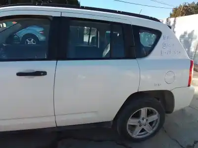 Автозапчасти б/у задняя левая дверь за jeep compass (mk) d byl + serial ссылки oem iam   