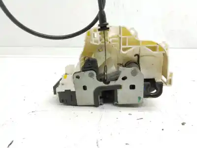 Second-hand car spare part left front door lock for dodge journey se oem iam references p04589693aa  