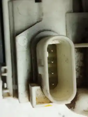 Second-hand car spare part left front door lock for dodge journey se oem iam references p04589693aa  