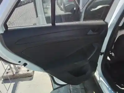 Peça sobressalente para automóvel em segunda mão forra / revestimento da porta traseira esquerda por volkswagen troc a11 sport referências oem iam 2ga867211d