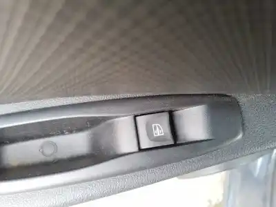 Peça sobressalente para automóvel em segunda mão botão / interruptor elevador vidro traseiro esquerdo por renault clio iv zen referências oem iam 829614619r