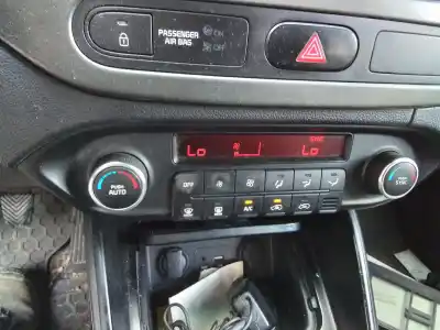Pièce détachée automobile d'occasion COMMANDE DE CLIMATISATION / CHAUFFAGE pour KIA CARENS IV  Références OEM IAM 97250A4AA0CA  