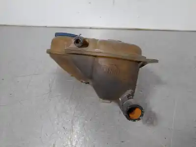 Pièce détachée automobile d'occasion VASE D'EXPANSION DE LIQUIDE DE REFROIDISSEMENT pour VOLKSWAGEN PASSAT B5.5 (3B3)  Références OEM IAM 8D0121403L  