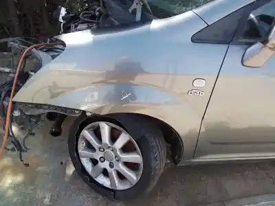 Gebrauchtes Autoersatzteil Kotflügel vorne links zum TOYOTA COROLLA VERSO (R1)  OEM-IAM-Referenzen   