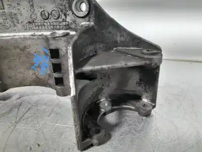 Pezzo di ricambio per auto di seconda mano supporto alternatore per audi a3 (8l1) 1.9 tdi riferimenti oem iam r045903143c  
