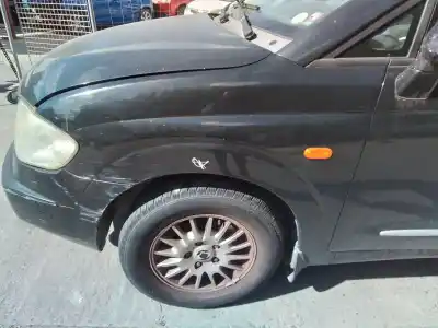 Автозапчасти б/у ЛЕВОЕ ПЕРЕДНЕЕ КРЫЛО за SSANGYONG RODIUS I 2.7 Xdi ссылки OEM IAM   