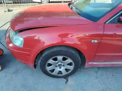 Автозапчасти б/у ЛЕВОЕ ПЕРЕДНЕЕ КРЫЛО за VOLKSWAGEN PASSAT BERLINA (3B3) * ссылки OEM IAM   