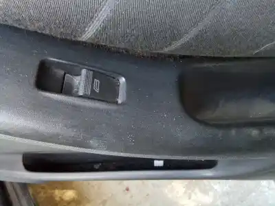 Pezzo di ricambio per auto di seconda mano INTERRUTTORE ALZACRISTALLI ANTERIORE DESTRO per AUDI A3 (8L1)  Riferimenti OEM IAM   