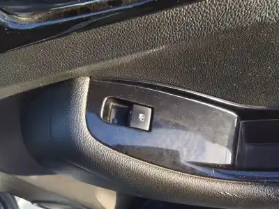 Pièce détachée automobile d'occasion COMMANDE DE LÈVE VITRE AVANT DROIT pour CHEVROLET ORLANDO  Références OEM IAM   